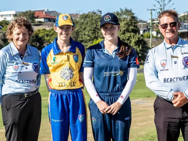 Greater Hunter captain Felicity Wharton (L) pictured with Manly skipper Sophie Lowry before last season’s grand final. Photo: Andrew McCrae