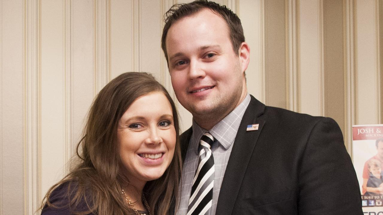 Josh Duggarpictured with his wife Anna in 2015.