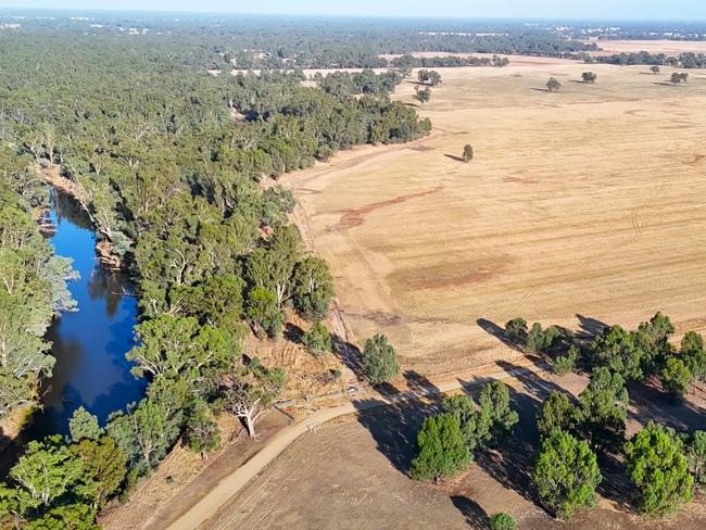 Victorian family snaps up four-farm aggregation near Nathalia