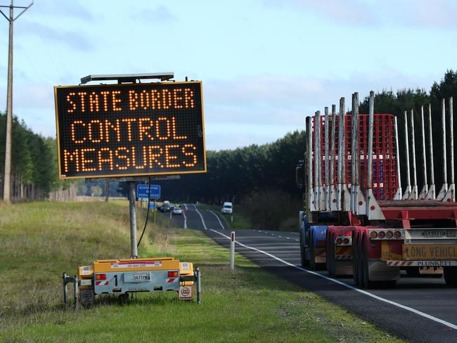 9.7.2020.Victoria - South Australia border closure.Police monitor the Princes Hwy,Mt Gambier.  PIC Tait Schmaal.