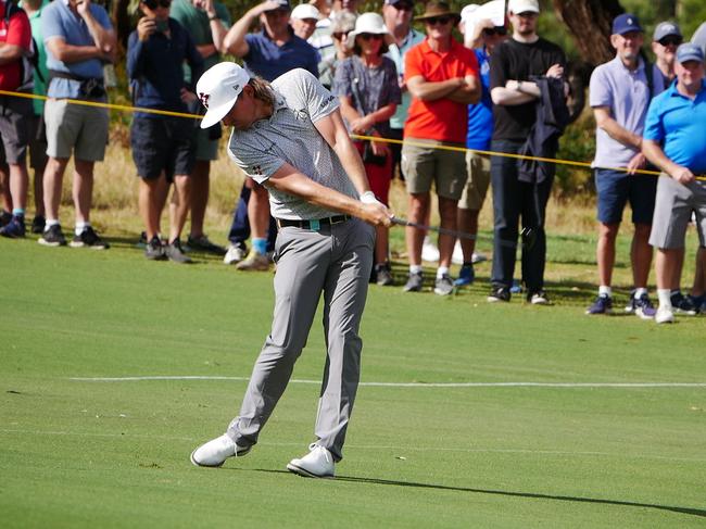 The galleries following Cameron Smith during the first round of the Australian Open at the Victoria Golf Club. Picture: NewsWire / Blair Jackson