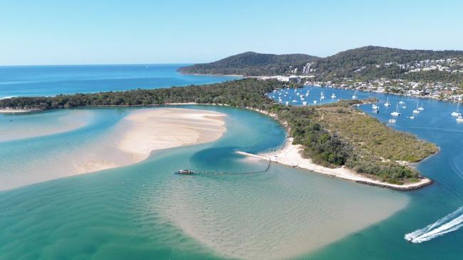 Work has stopped on the sand dredging and nourishment works at Dog Beach, Noosa Heads. Picture: Noosa Council