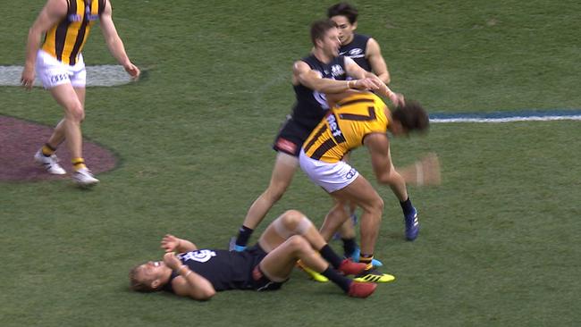 Carlton players remonstrate with Daniel Howe.