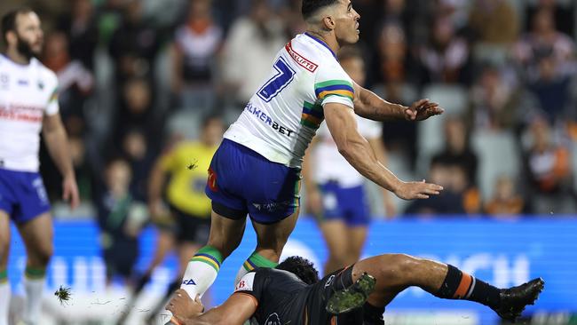 A controversial penalty saw the Raiders re-take the lead after 12 minutes of chaos, after Isaiah Papali'i accidentally took out the legs of Jamal Fogarty after a field-goal attempt. Picture: Getty Images.