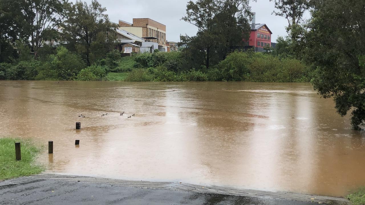 Minor flooding at the Wilsons River, Lismore.