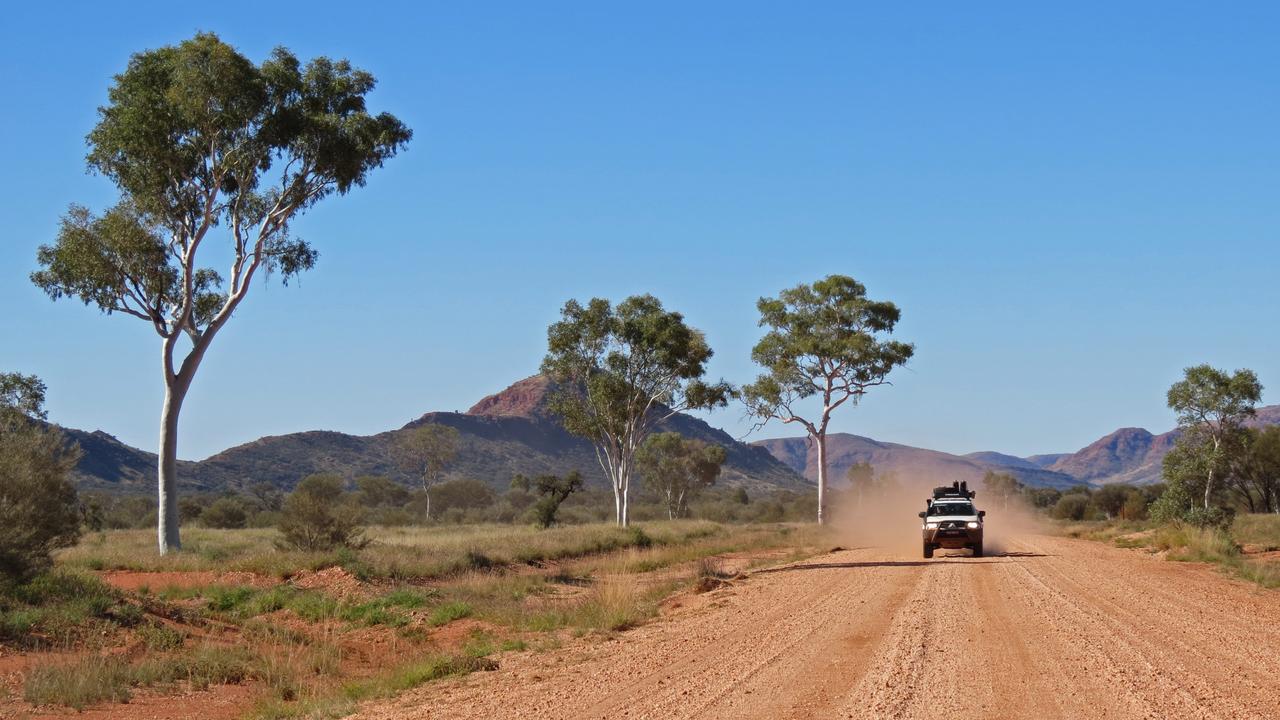 Gibson desert road trip, NT: Top tips for touring Sandy Blight Junction ...