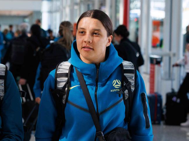 WEEKEND TELEGRAPH JULY 21. 2023The Matildas arrive at Sydney Airport today as they head to Brisbane for their second game in the FIFA WWC. Sam Kerr missed the first match with an injury to her leg. Picture: David Swift