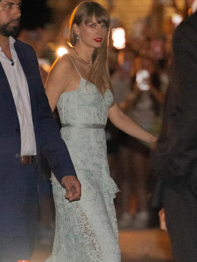 Taylor Swift arrives at the after party of Margaret Qualley and Jack Antonoff’s wedding. Picture: WavyPeter/SplashNews.com