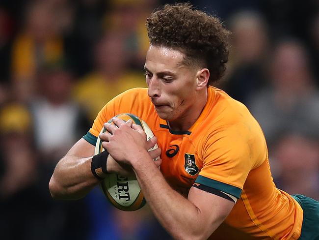 SYDNEY, AUSTRALIA - JULY 15: Mark Nawaqanitawase of the Wallabies scores a try during The Rugby Championship match between the Australia Wallabies and Argentina at CommBank Stadium on July 15, 2023 in Sydney, Australia. (Photo by Jason McCawley/Getty Images)