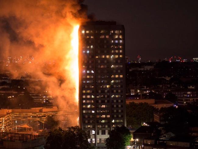 The Latimer Road fire shortly after fire took hold. Picture: @kafianoor/Twitter