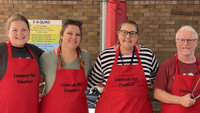 Leumeah Public P &amp; C volunteers running a sausage sizzle for the federal election day. Picture: Annie Lewis