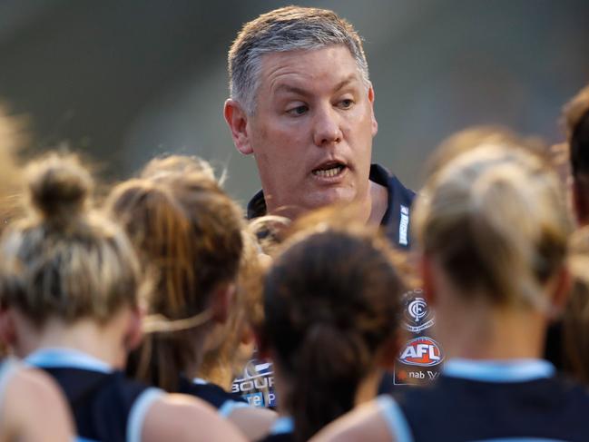 BALLARAT, AUSTRALIA - JANUARY 20: Damien Keeping, Senior Coach of the Blues addresses his players during the 2018 AFLW Practice match between the Western Bulldogs and the Carlton Blues at Mars Stadium, Ballarat on January 20, 2018 in Ballarat, Australia. (Photo by Adam Trafford/AFL Media/Getty Images)