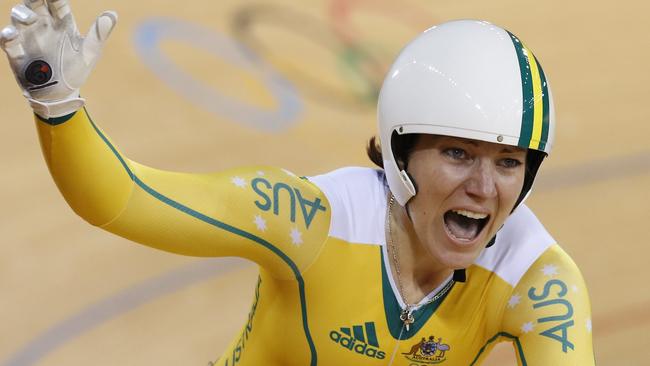 epa03348553 Anna Meares of Australia wins the Women's Sprint final race during the London 2012 Olympic Games Track Cycling competition, London, Britain, 07 August 2012. EPA/IAN LANGSDON