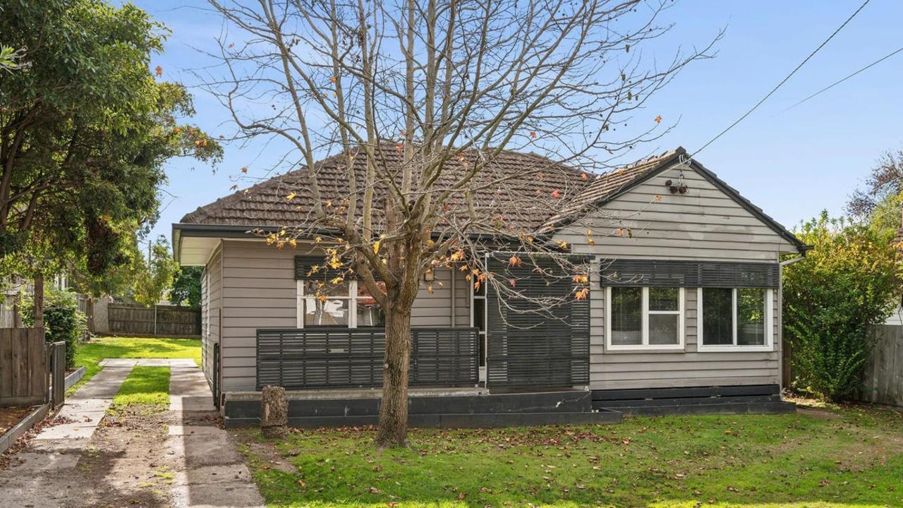 202 Wendouree Parade, Lake Wendouree on sale for $3.2 to $3.4m | Herald Sun