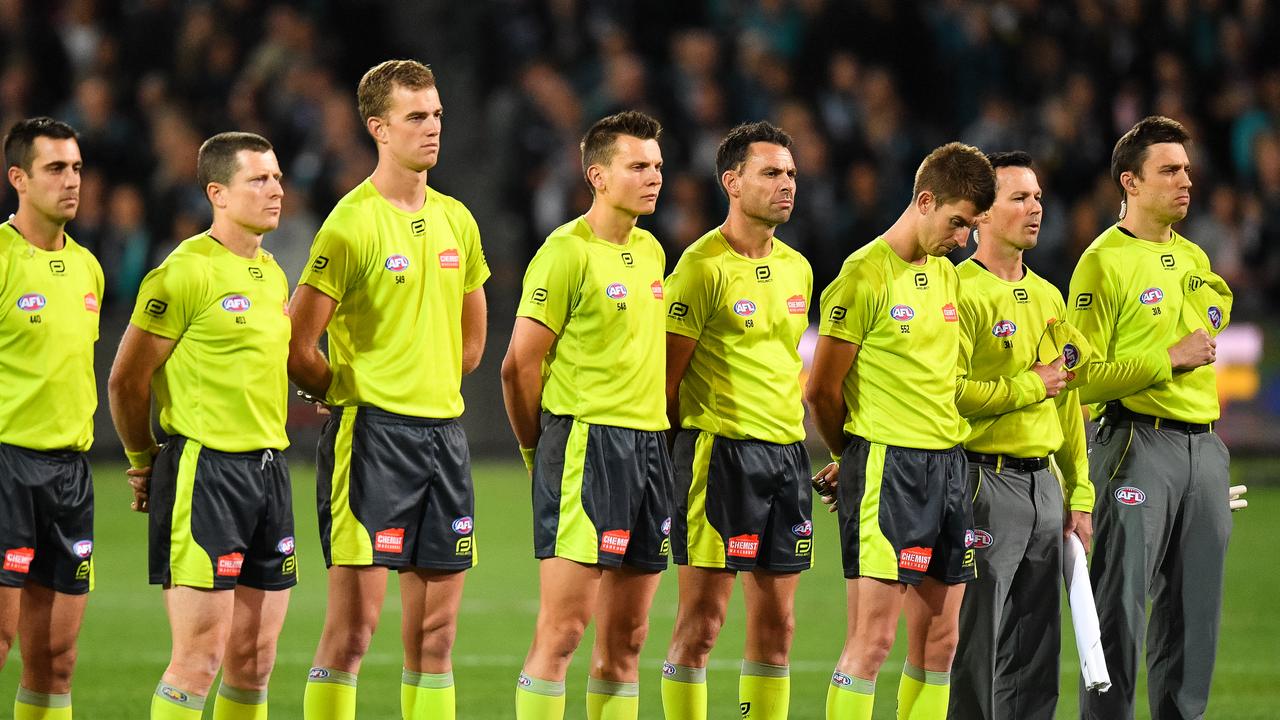 Senior umpires are at odds with the AFL, according to reports. Photo: Daniel Kalisz/Getty Images.