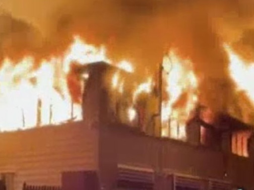 A person has died in a fire that devastated a backpackers' hostel in the North Queensland town of Bowen. Picture: ABC