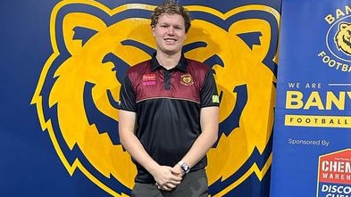 Sam McLarty signs for Banyule.