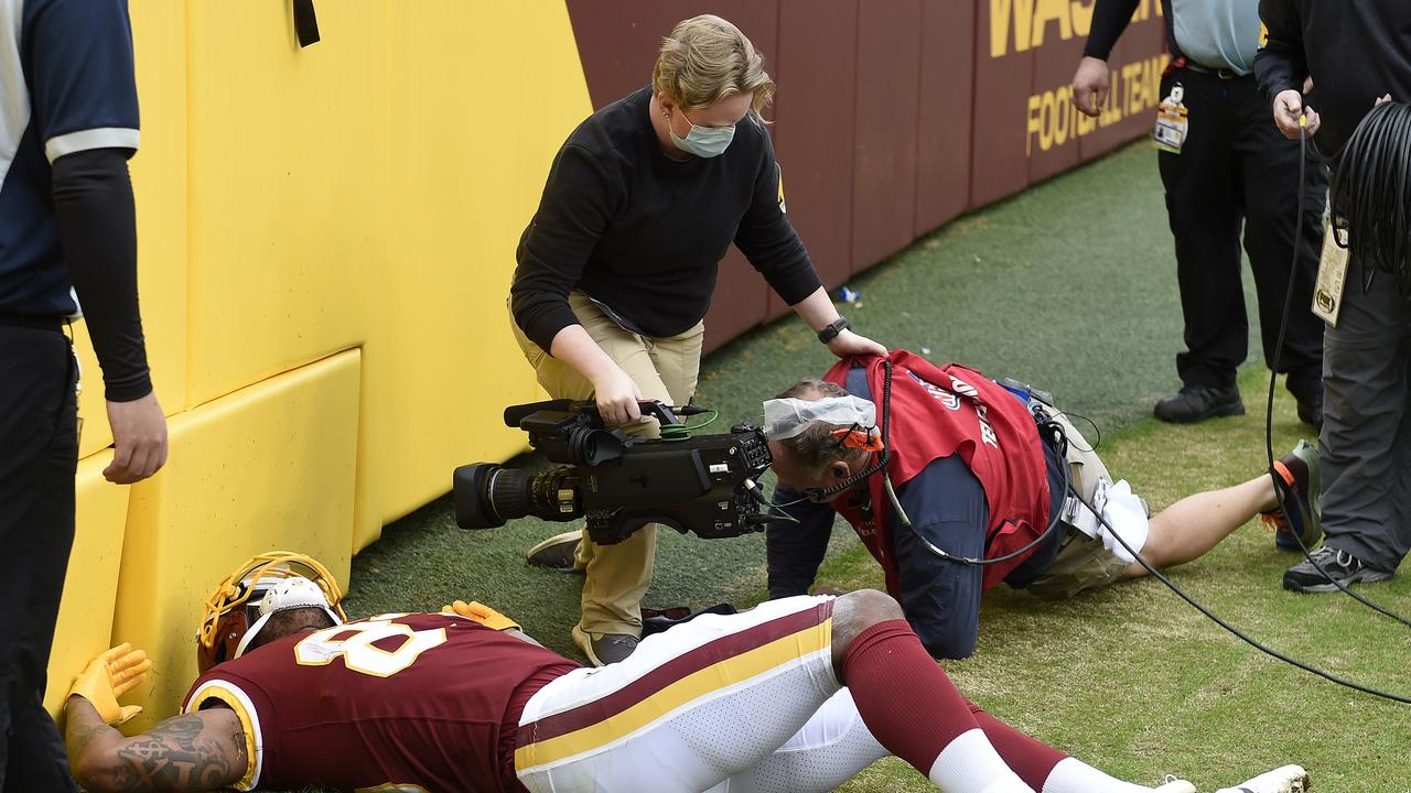 Jalen Ramsey shoves Rams teammate Taylor Rapp in facemask in huddle