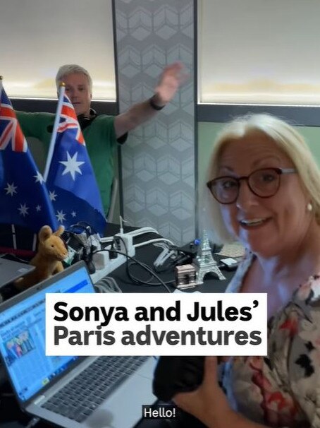 Sonya Feldhoff and Jules Schiller in the ‘studio de Triomphe’ in Paris surrounded by equipment. Picture: Instagram / ABC