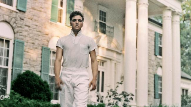 Elvis as a young man at Graceland. He would have turned 90 next year. © EPE