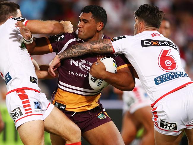 SYDNEY, AUSTRALIA - MARCH 08:  Tevita Pangai of the Broncos is tackled during the round one NRL match between the St George Illawarra Dragons and the Brisbane Broncos at UOW Jubilee Oval on March 8, 2018 in Sydney, Australia.  (Photo by Mark Kolbe/Getty Images)