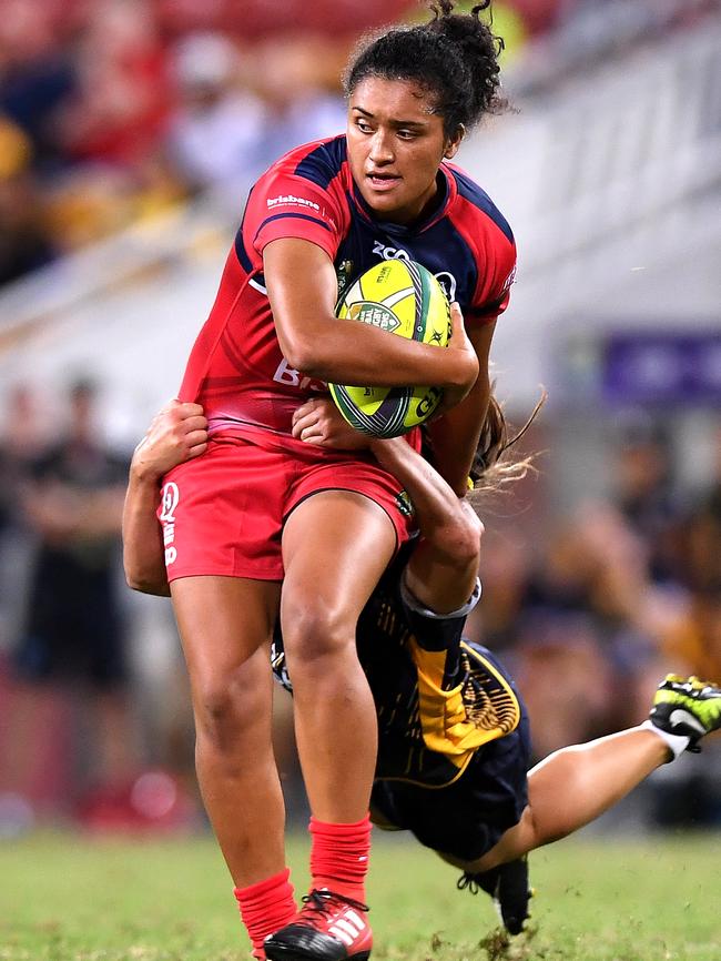 Zahara Temara attempts to break away from the Brumbies defence at 2018 Global Tens. Photo: Getty Images