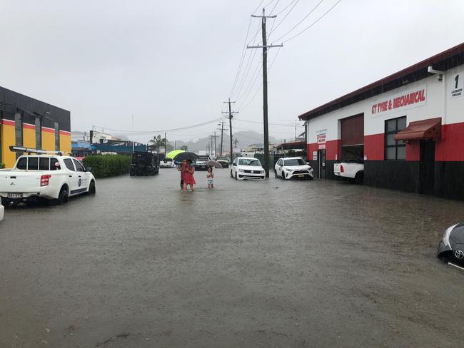 Flooding on Currumbin Creek Road on December 17 at midday Photo: Glenn Hampson