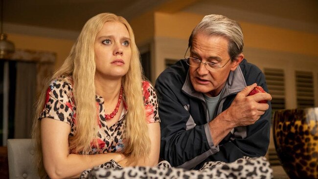 Kate McKinnon and Kyle MacLachlan as Carole and Howard Baskin in Joe vs. Carole, which will stream in Australia on Stan. Photo: Mark Taylor/Peacock