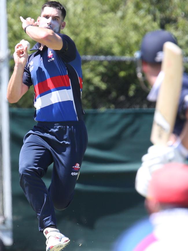 Footscray’s Hamish Winter-Irving sends one down. Picture: Mark Wilson