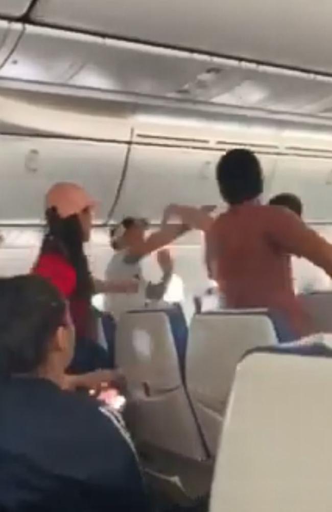 Australian man kicked off Scoot flight for slapping passenger, challenging  others to fight on Singapore to Manila trip