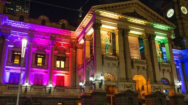 Melbourne Town Hall is lit up in rainbow colours in support of marriage equality. (Pic: Mark Stewart)                        <a capiid="f65b17e0d2ab50e3cce3a2d14e7a6ea8" class="capi-video">'Yes' campaign launched by gay Muslim group</a>