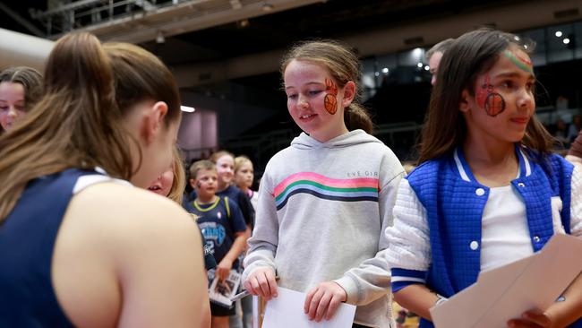 GEELONG, AUSTRALIA - OCTOBER 30: Geelong players thank fans during the round one WNBL match between Geelong United and Townsville Fire at The Geelong Arena, on October 30, 2024, in Geelong, Australia. (Photo by Kelly Defina/Getty Images)