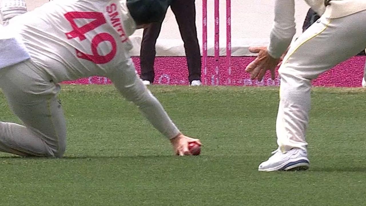 Was this Steve Smith catch our or not out? Photo: Fox Sports.