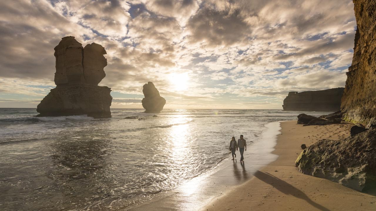 Great Ocean Road Attractions 12 Apostles Top Tips For Visitors Escape Com Au