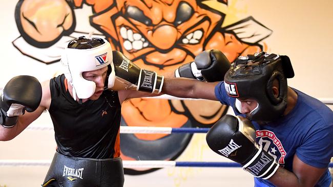 Horn and Robinson spar at Stretton Boxing Club. (Bradley Kanaris/Getty Images)