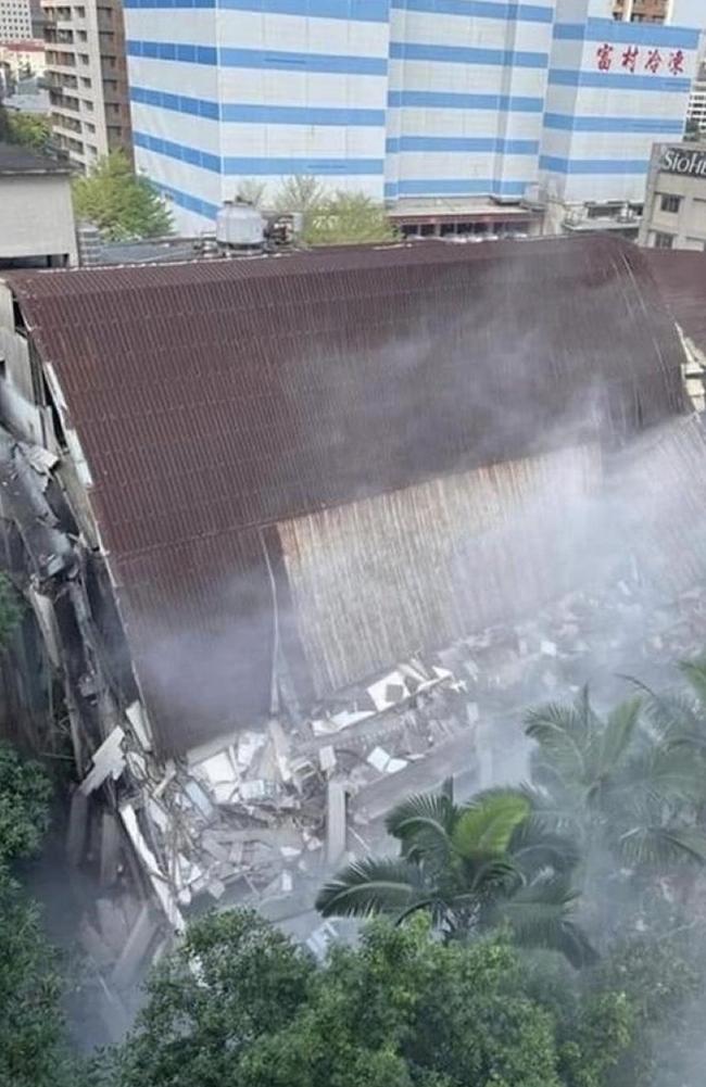 A factory warehouse collapsed in New Taipei.