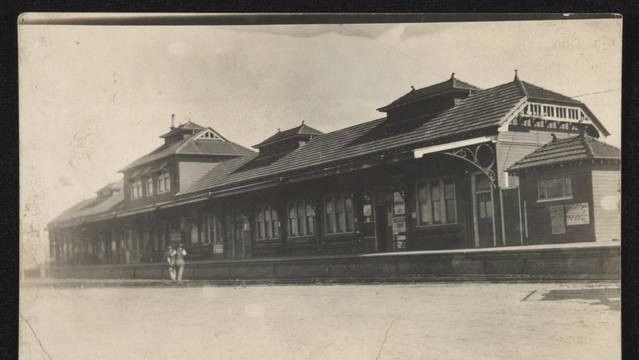 Historic shot of Gympie train station.