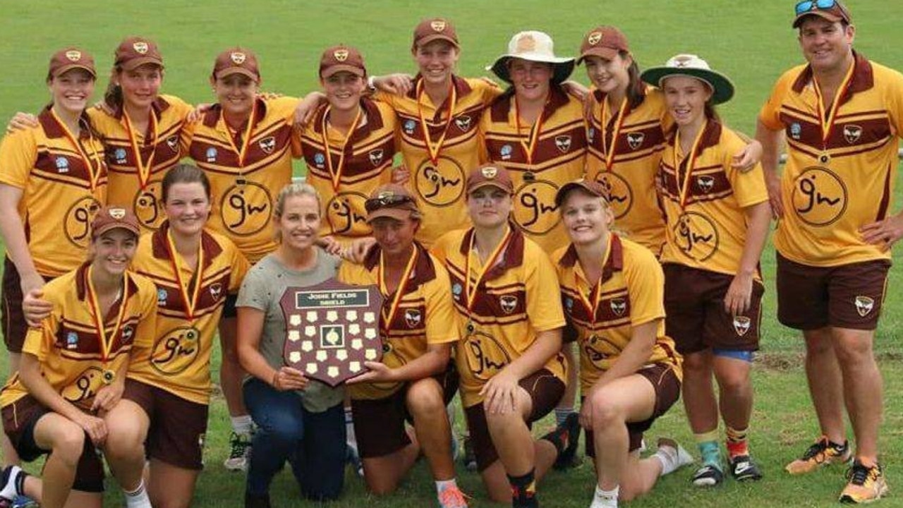 Ipswich/Logan Hornets Women celebrate the 2017/18 Jodie Fields Shield premiership.