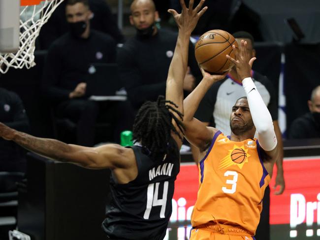 Chris Paul had a night to remember as the Suns booked a trip to the NBA Finals.