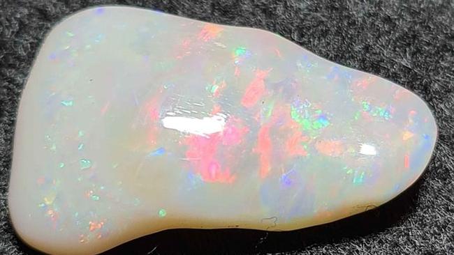 SOCIAL MEDIA IMAGE DISCUSS USE WITH YOUR EDITOR - 7.8 carat opal mined in Coober Pedy is on sale for a pretty penny.