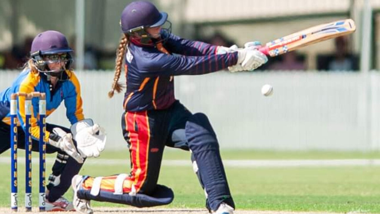 Tarah Stainer playing for the Scorchers.