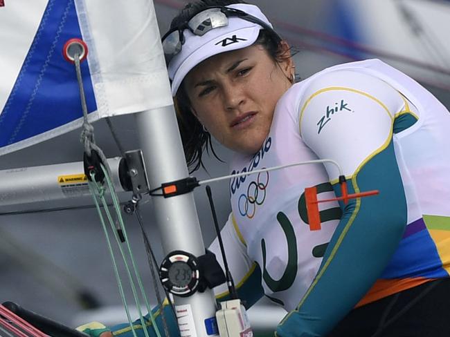 Australia's Ashley Stoddart sails during the Laser Radial Women sailing race on Marina da Gloria in Rio de Janerio during the Rio 2016 Olympic Games on August 8, 2016. / AFP PHOTO / WILLIAM WEST