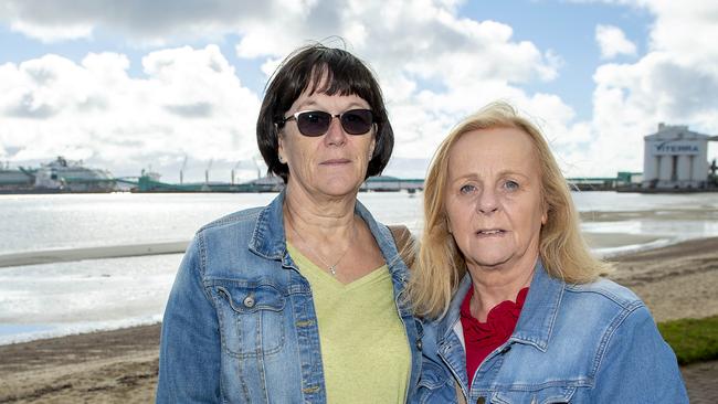 Susan Cowling and Julie Alves commended the captain for keeping passengers informed while on-board the Explorer. Picture: Mark Brake