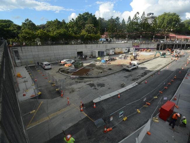 Roma Street Station’s busway interchange will undergo a $250 million underground transformation to create a seamless connection to the Palaszczuk Government’s Cross River Rail Project.