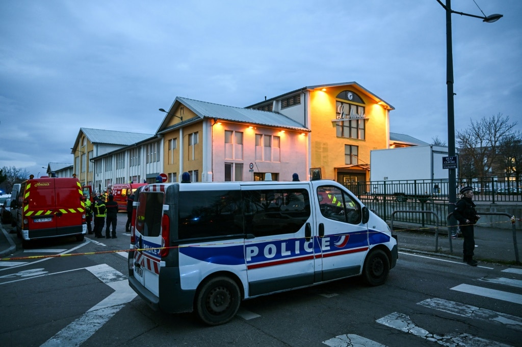 One dead, several police wounded in ‘Islamist’ knife attack in France