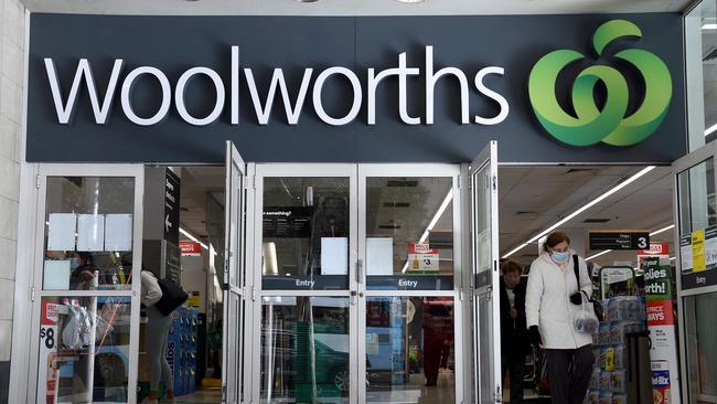 Woolworths shoppers have been told to get tested. Picture: NCA NewsWire/Bianca De Marchi