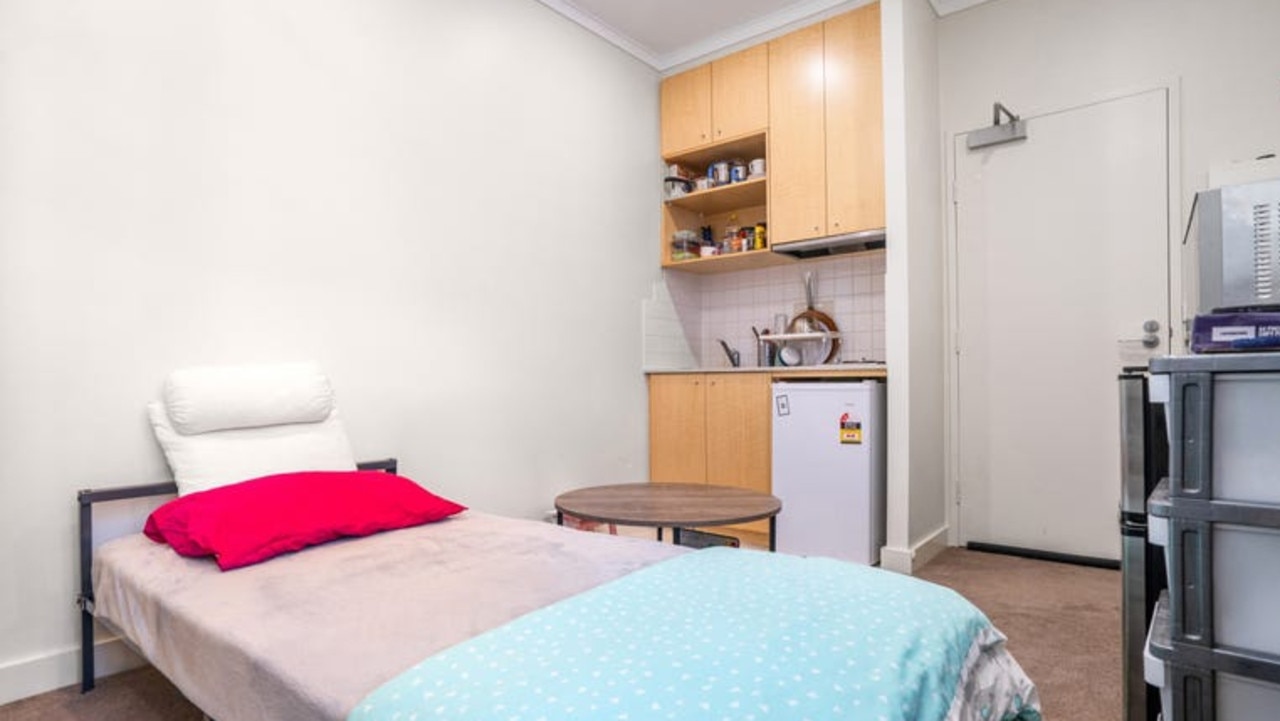 32/109 Lygon St, Carlton has a $155,000-$165,000 asking price.