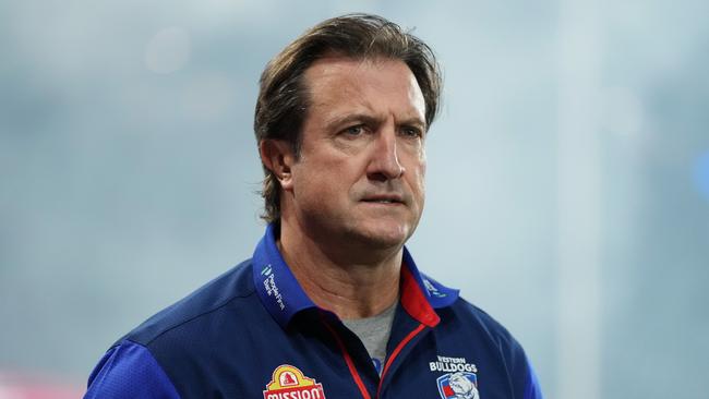 MELBOURNE, AUSTRALIA - JUNE 15: Luke Beveridge, Senior Coach of the Bulldogs looks on during the round 14 AFL match between Western Bulldogs and Fremantle Dockers at Marvel Stadium, on June 15, 2024, in Melbourne, Australia. (Photo by Daniel Pockett/Getty Images)