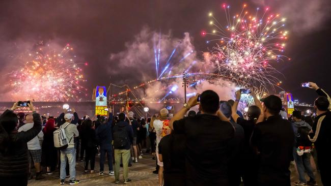 The 9pm fireworks show dazzles at the Sydney Opera House. Picture: NCA NewsWire / Monique Harmer