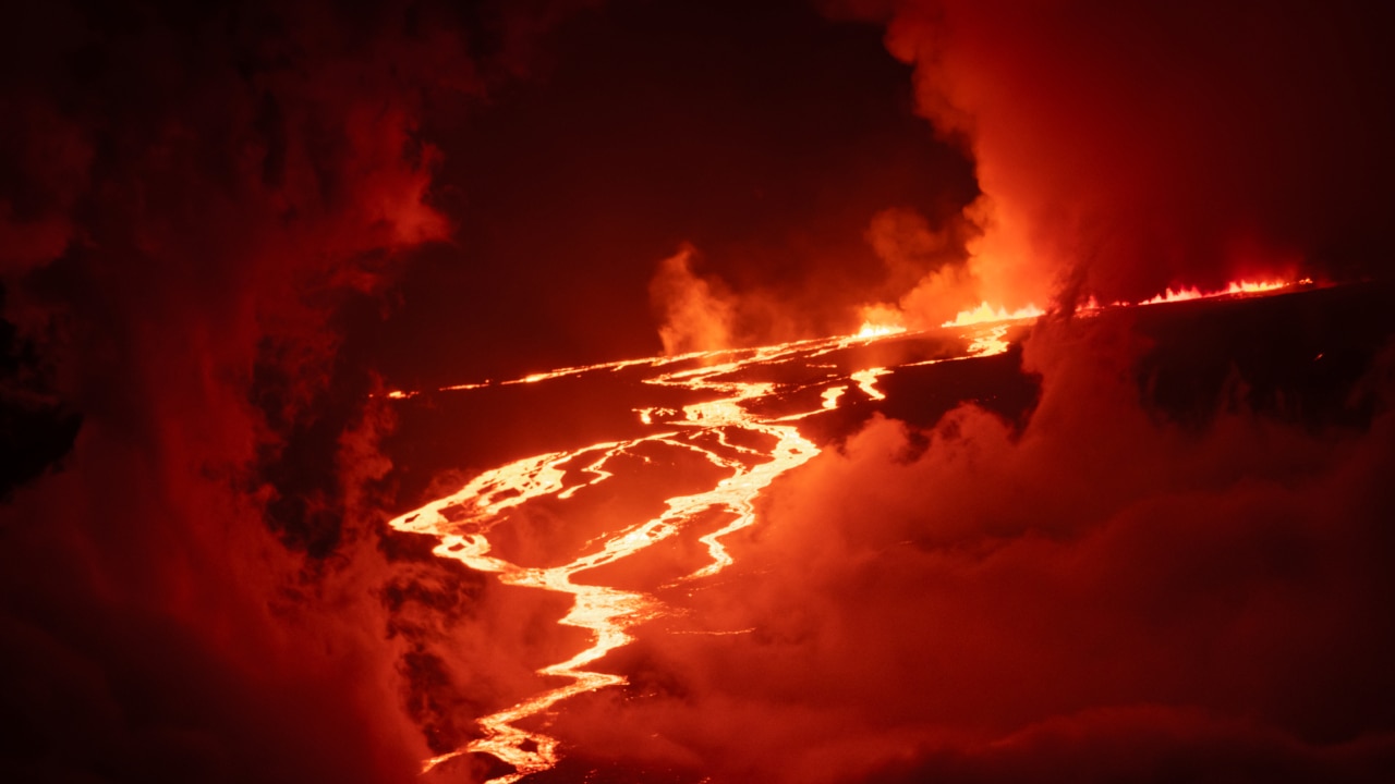 World’s largest active volcano erupts | Sky News Australia